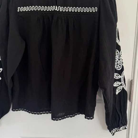 Jennifer & Grace Embroidered Blouse - Picture 9 of 13